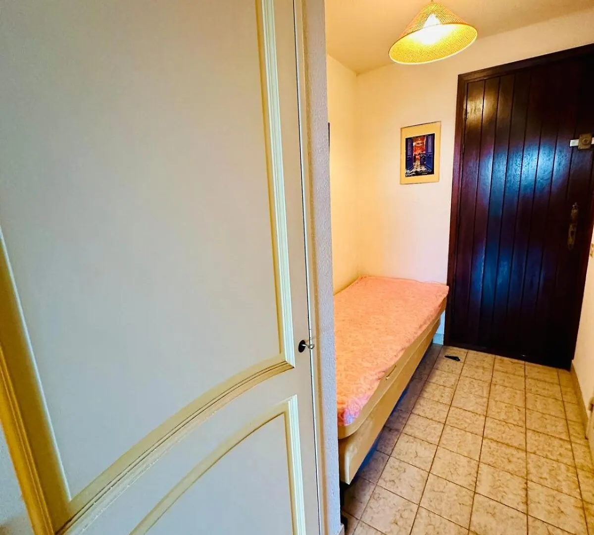 Cozy Studio For 3 People Saint-Raphael  0*, Saint-Raphael (Var) France
