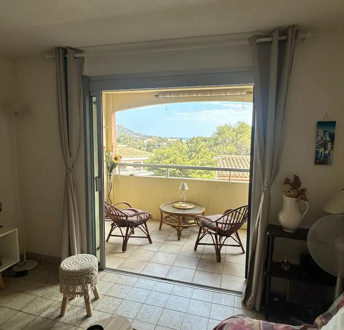Apartment Cozy Studio For 3 People Saint-Raphael